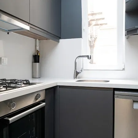 3 Bedrooms - Location- 1st Floor شقة