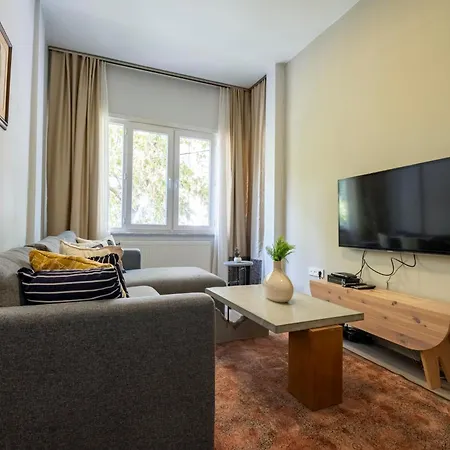Apartment 3 Bedrooms - Location- 1st Floor