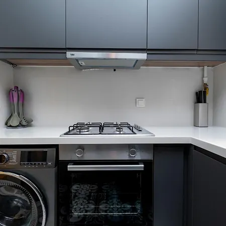 3 Bedrooms - Location- 1st Floor Apartment Istanbul