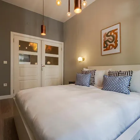 Apartment 3 Bedrooms - Location- 1st Floor